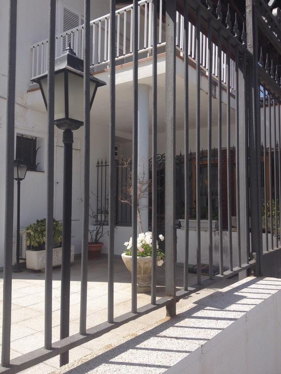 Hotel La Masia Portbou Szoba fotó