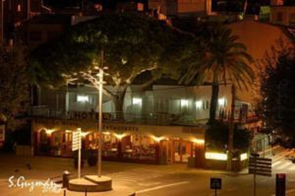 Hotel La Masia Portbou Kültér fotó